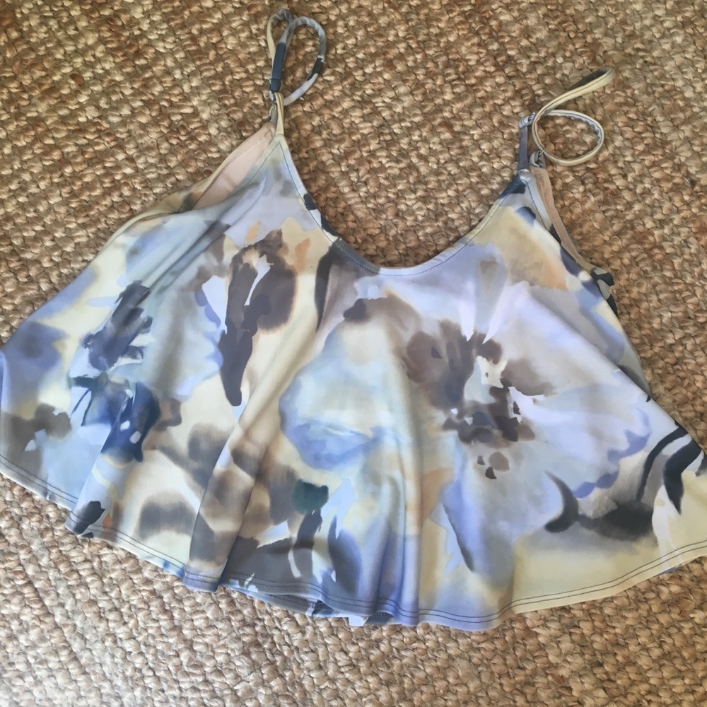 Kortni Jeane Swing bathing suit top